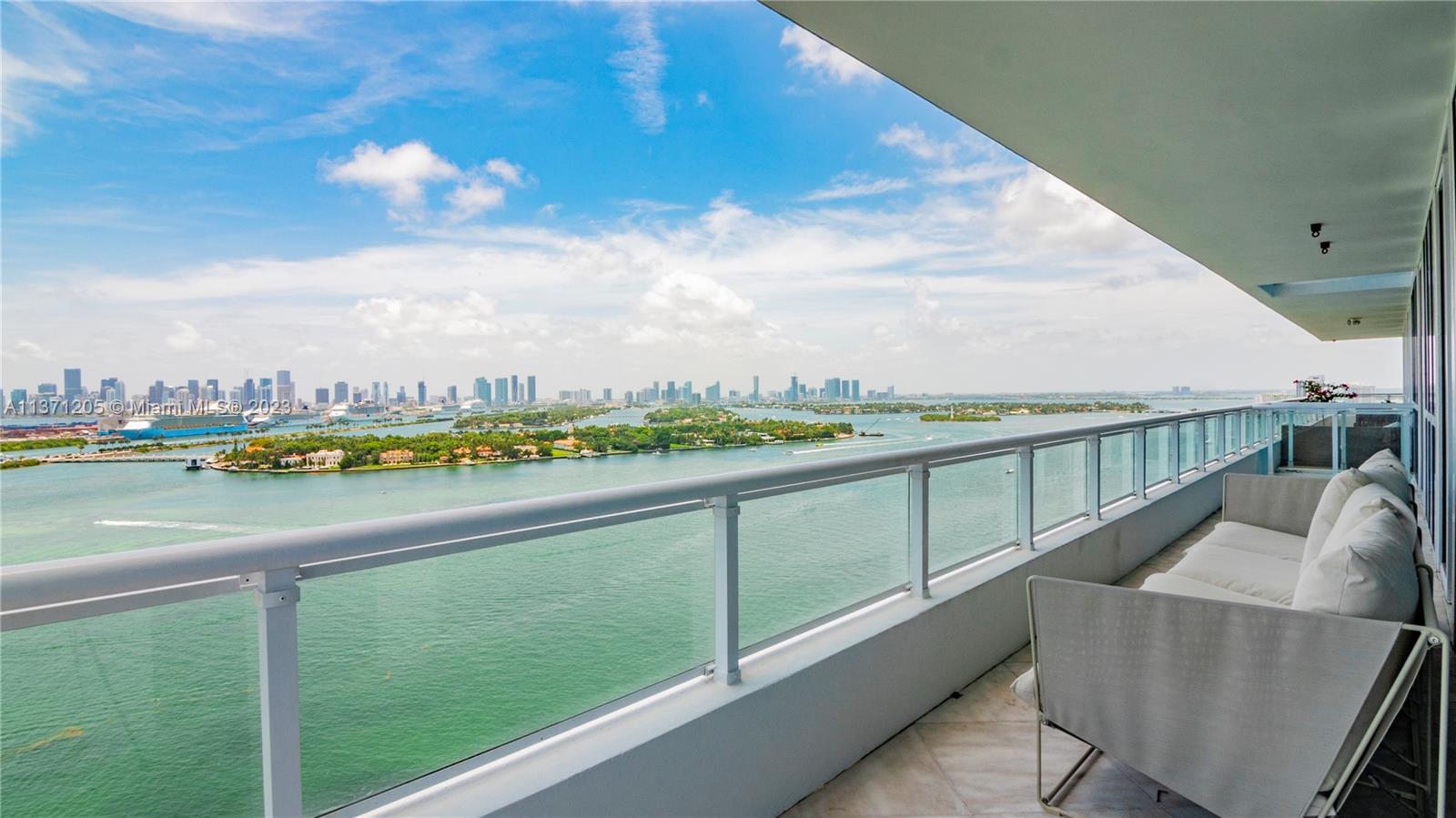 THE BENTLEY BAY CONDO - Residential