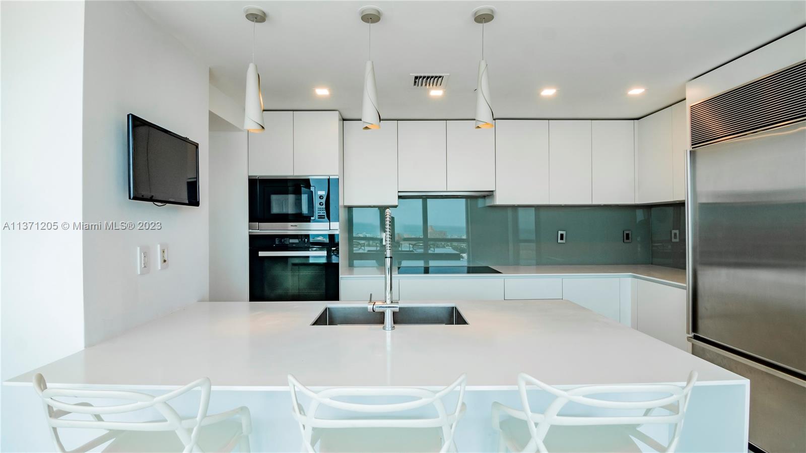 THE BENTLEY BAY CONDO - Residential