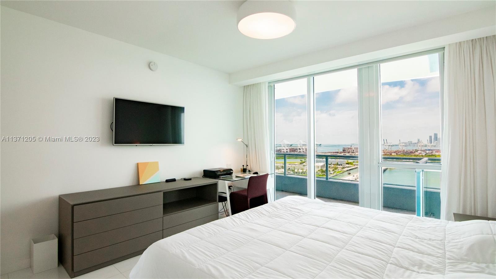 THE BENTLEY BAY CONDO - Residential