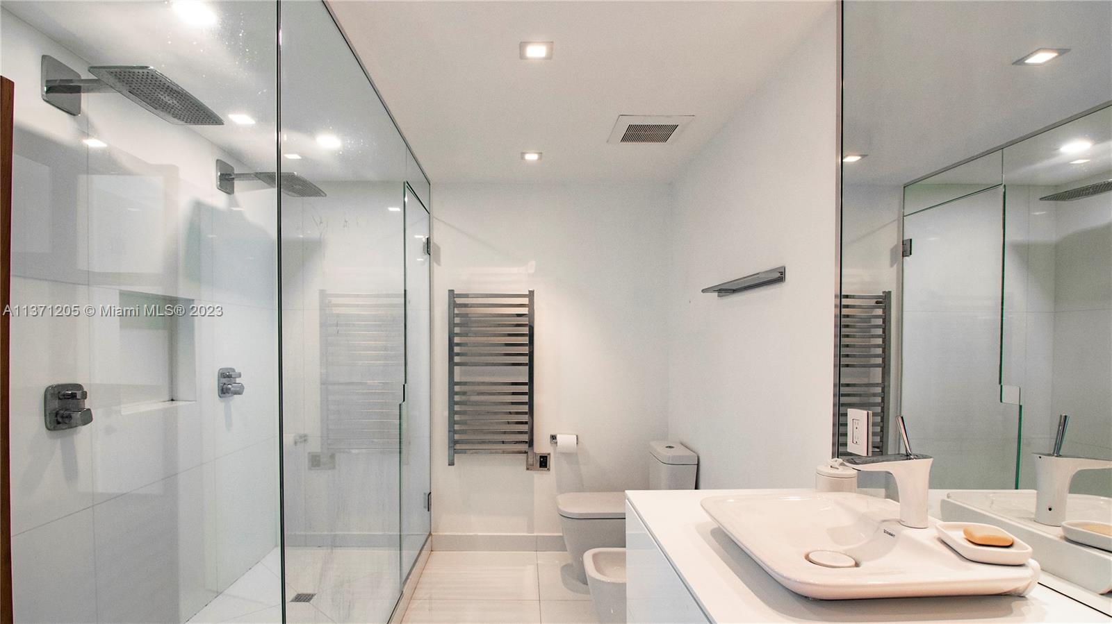 THE BENTLEY BAY CONDO - Residential