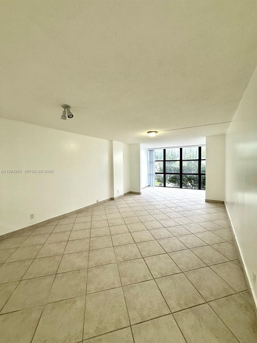 OCEANVIEW PARK CONDO - Residential Lease