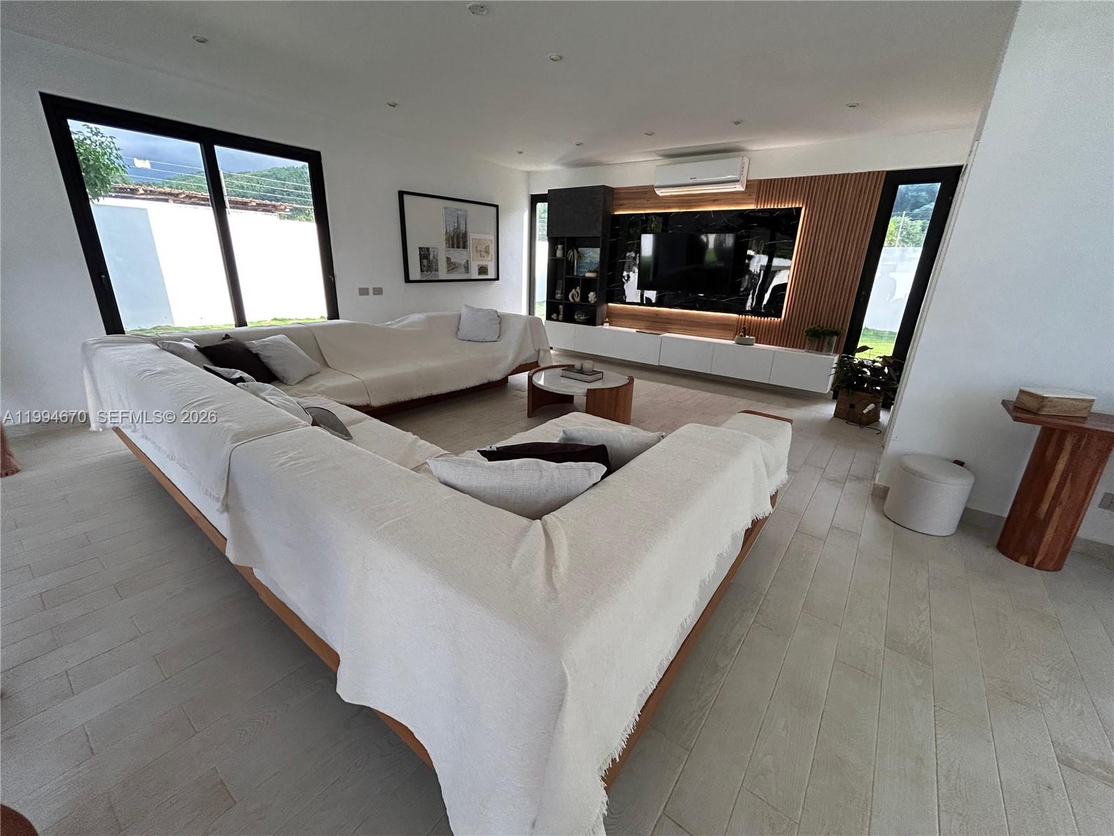 El Cosón - Residential