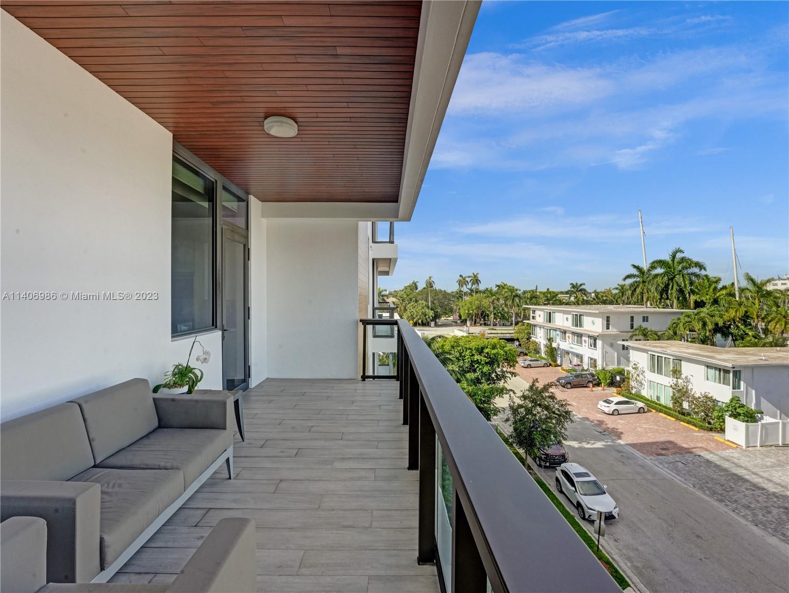 AQUALUNA LAS OLAS CONDO - Residential