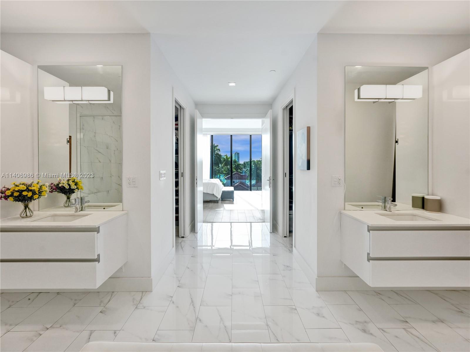 AQUALUNA LAS OLAS CONDO - Residential