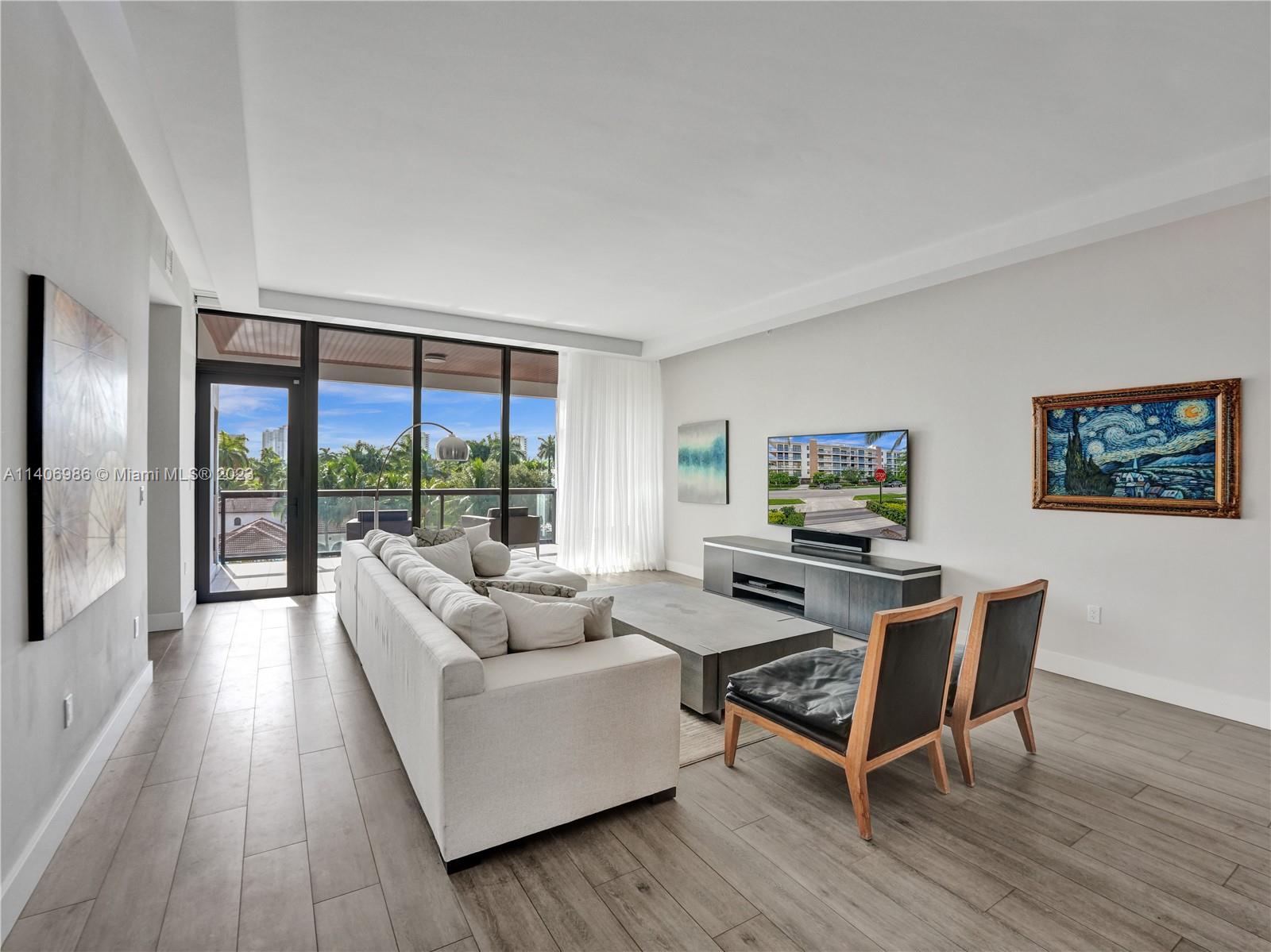 AQUALUNA LAS OLAS CONDO - Residential