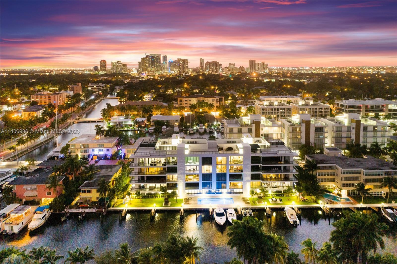 AQUALUNA LAS OLAS CONDO - Residential