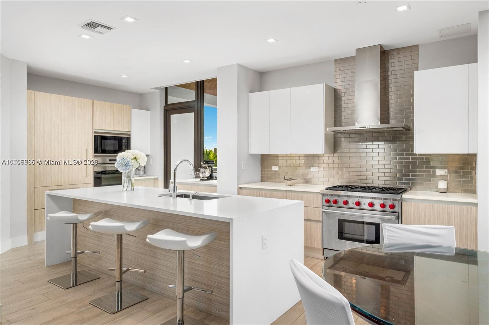 AQUALUNA LAS OLAS CONDO - Residential