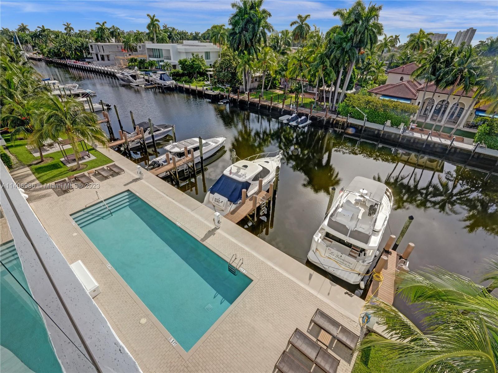 AQUALUNA LAS OLAS CONDO - Residential