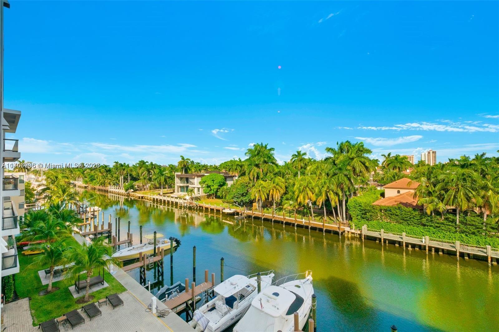 AQUALUNA LAS OLAS CONDO - Residential