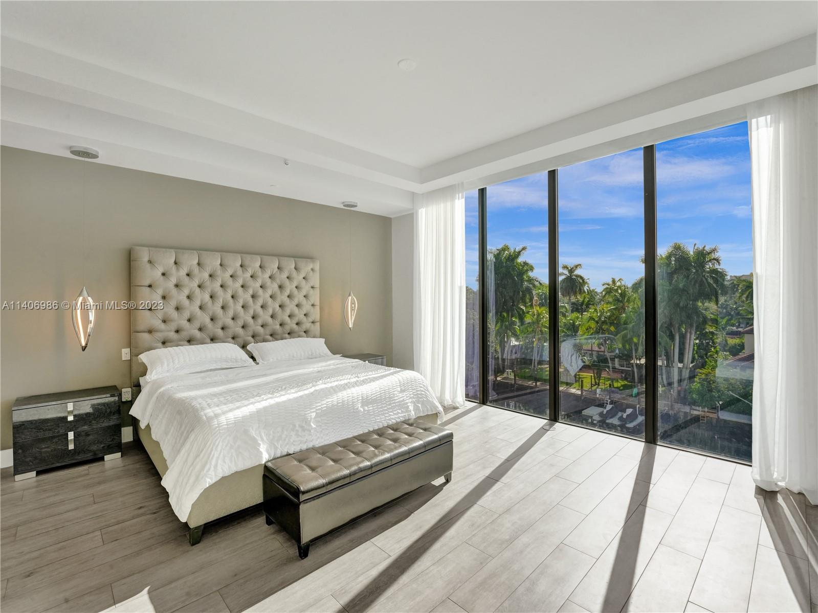 AQUALUNA LAS OLAS CONDO - Residential