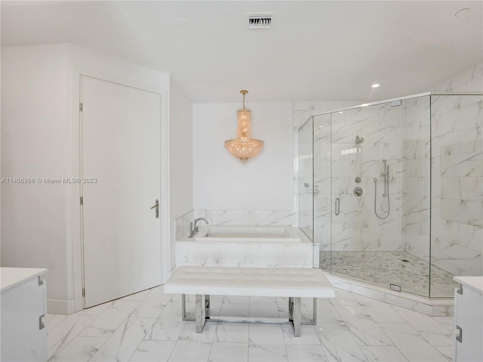 AQUALUNA LAS OLAS CONDO - Residential