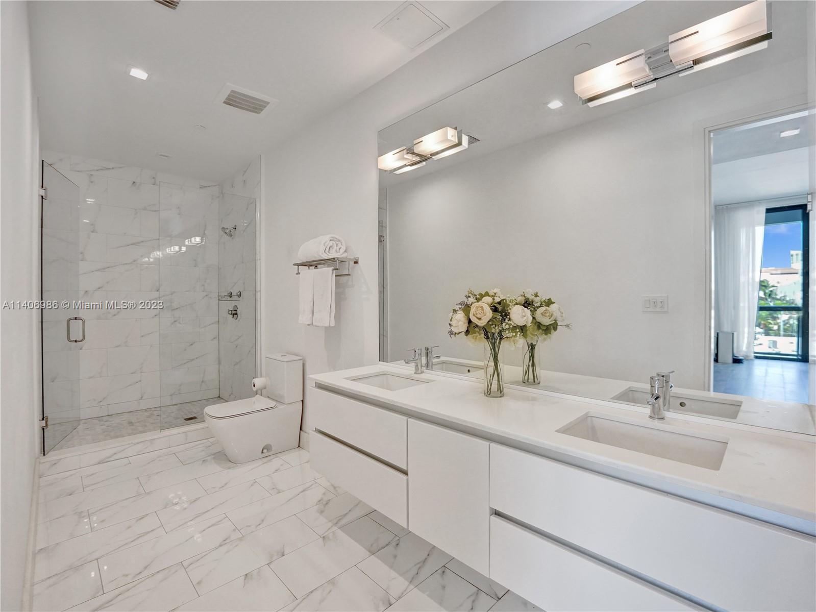 AQUALUNA LAS OLAS CONDO - Residential