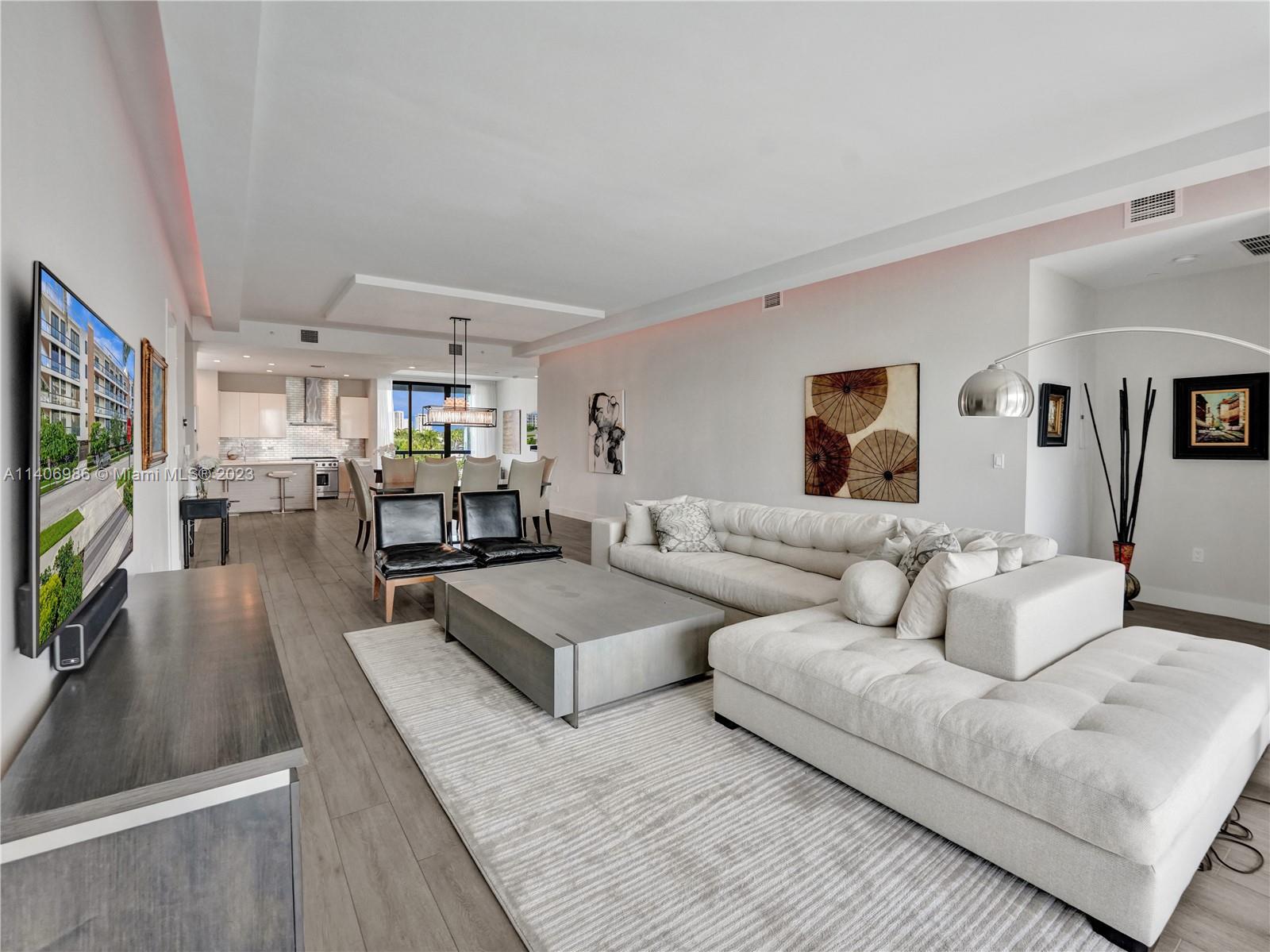 AQUALUNA LAS OLAS CONDO - Residential