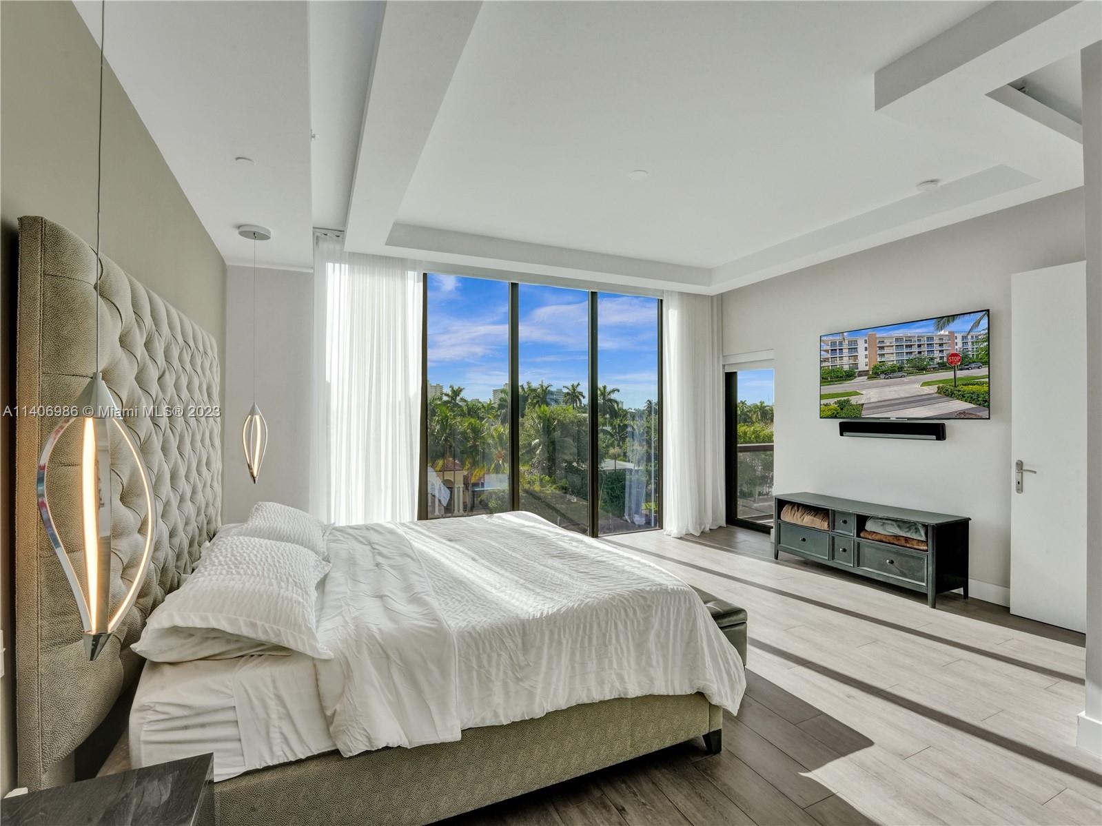 AQUALUNA LAS OLAS CONDO - Residential