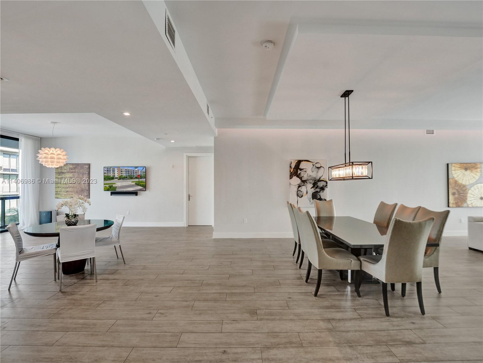 AQUALUNA LAS OLAS CONDO - Residential