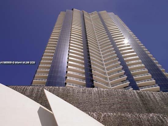 2 BEDROOM + DEN. 3 FULL BATHS AT PRESTIGIOUS JADE OCEAN CONDO.