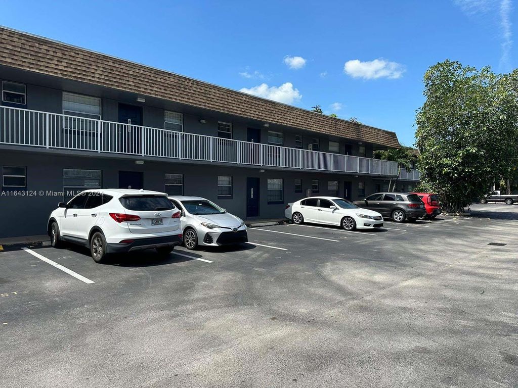 Photo of 4757 NW 9th Dr #4757, Plantation, FL 33317 (MLS # A11643124)