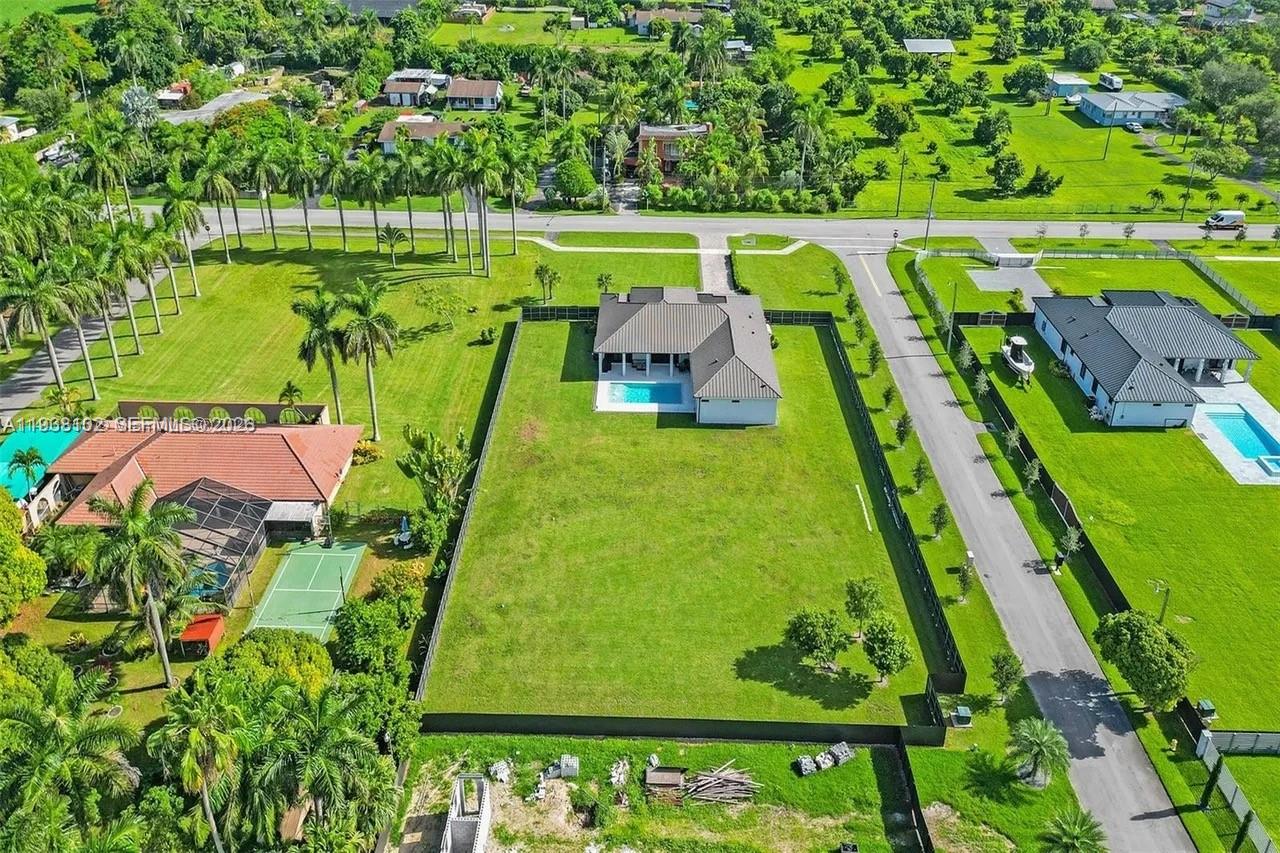 SUMMERS COVE - Residential