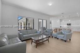 SUMMERS COVE - Residential