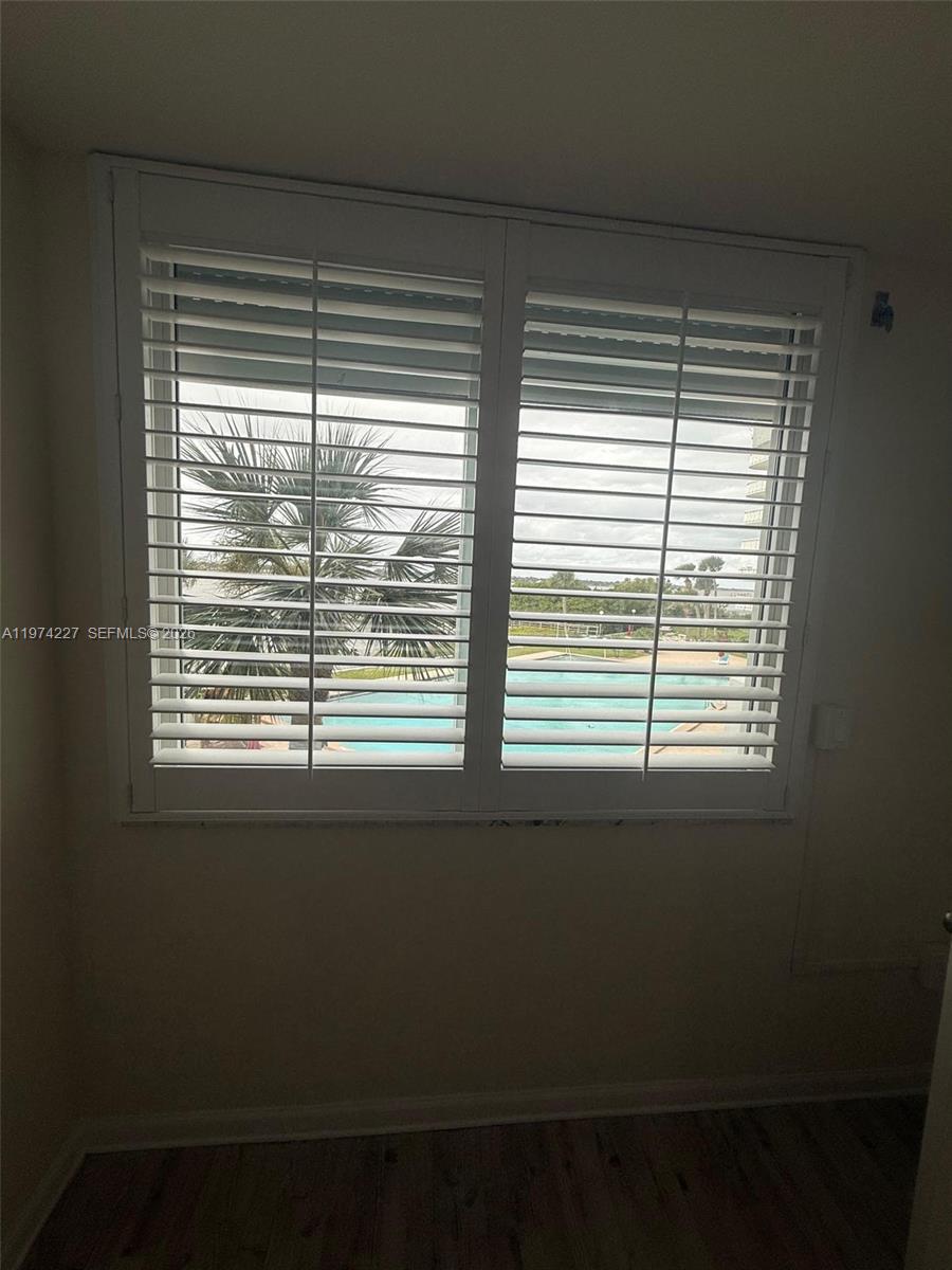 BAYSHORE BATH & TENNIS CLU - Residential