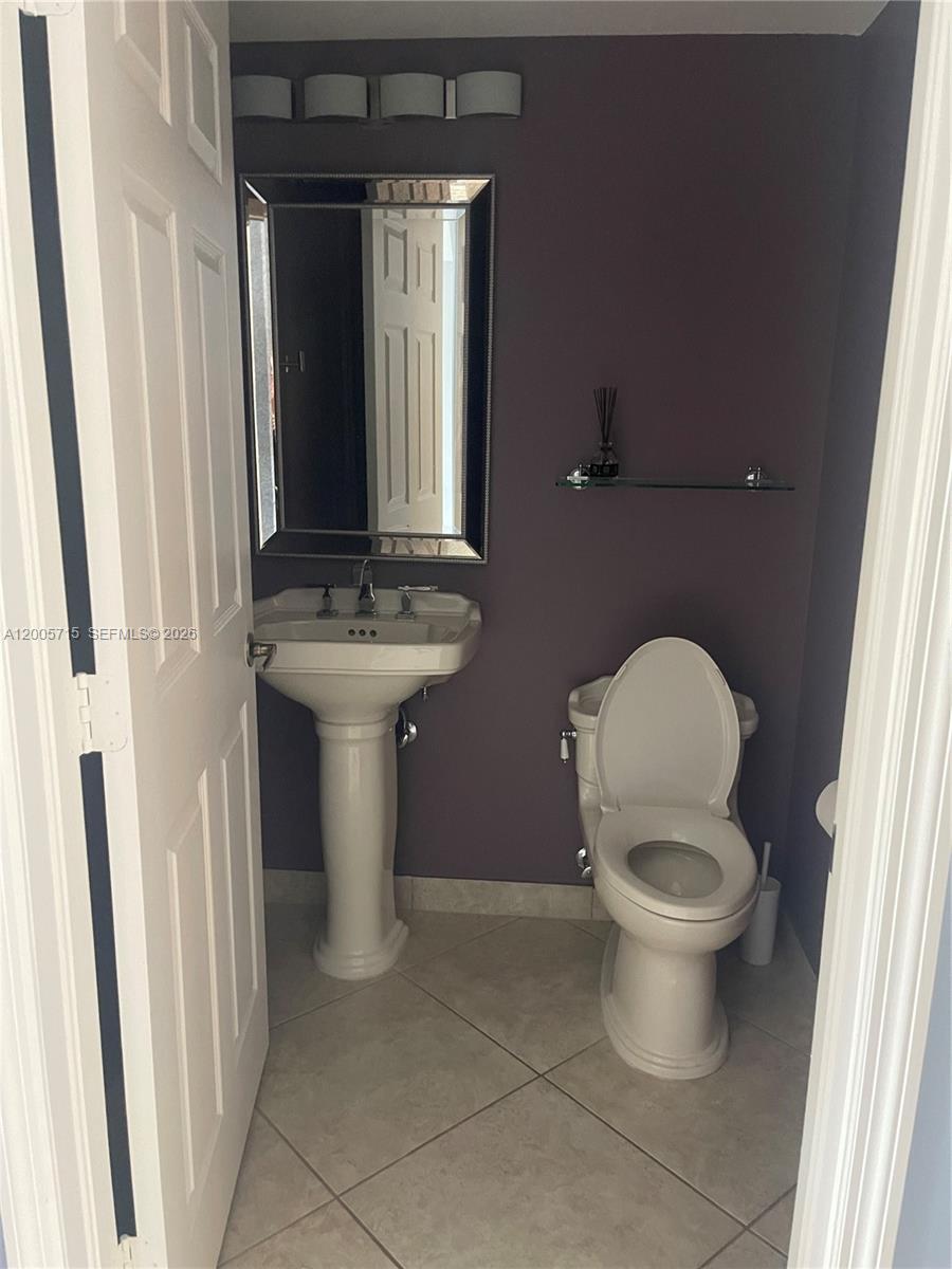 VILLAS AT HARBOR ISLES - Residential Lease