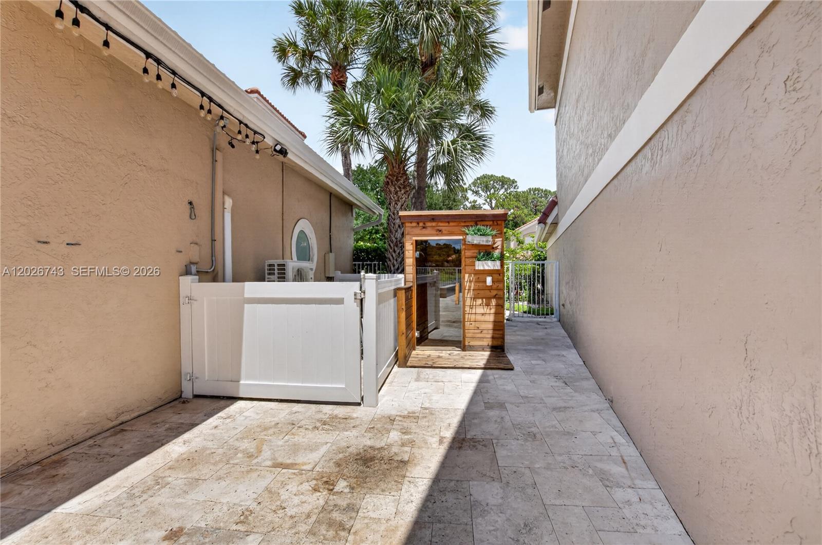 PALMETTO PARK WOODS - Residential