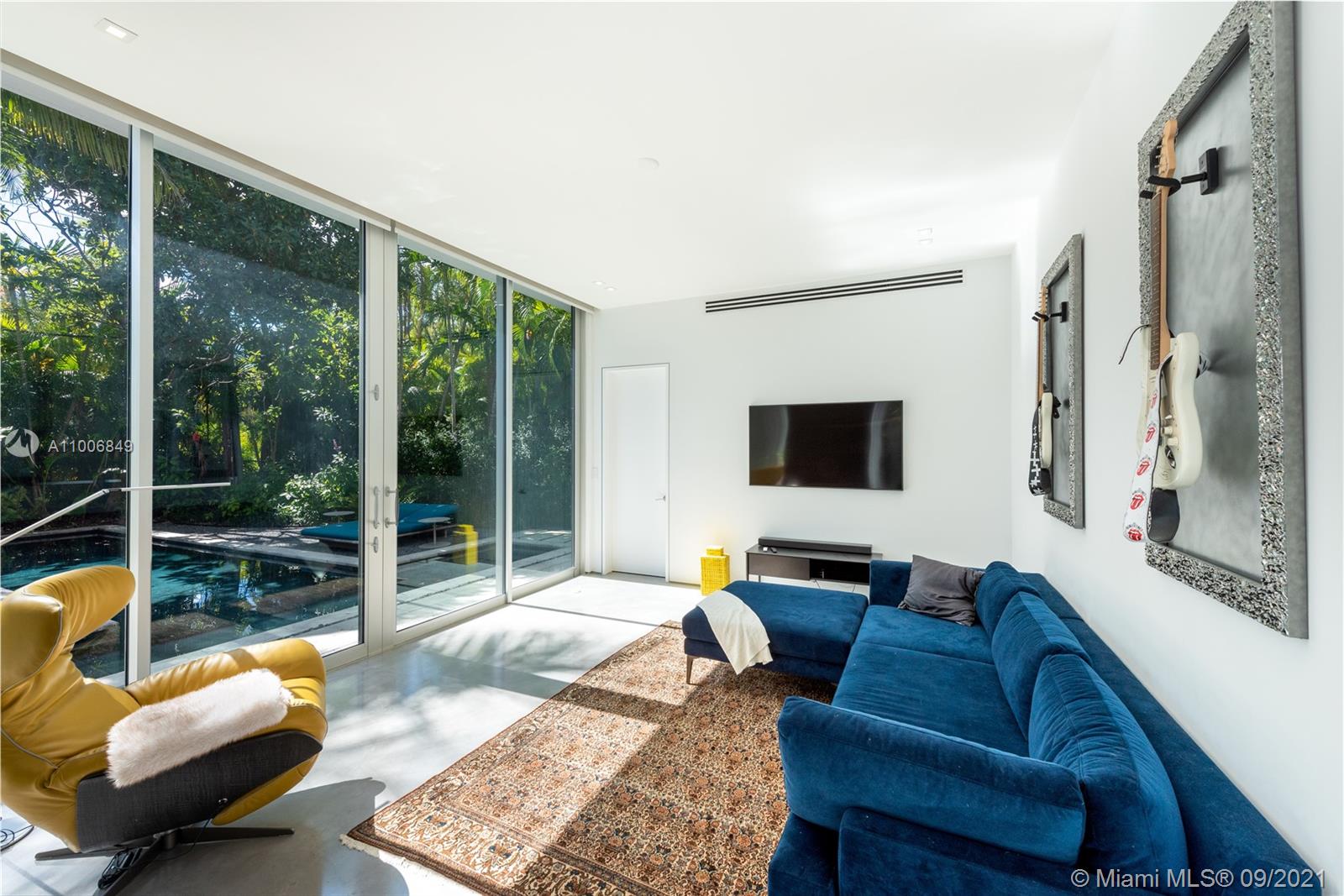 BAY HEIGHTS - Residential