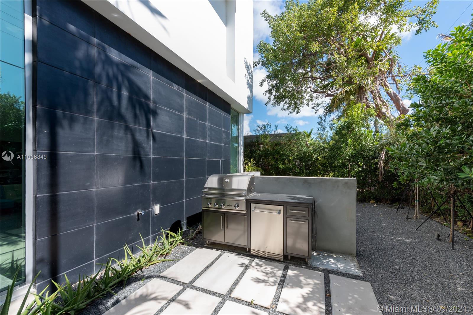 BAY HEIGHTS - Residential