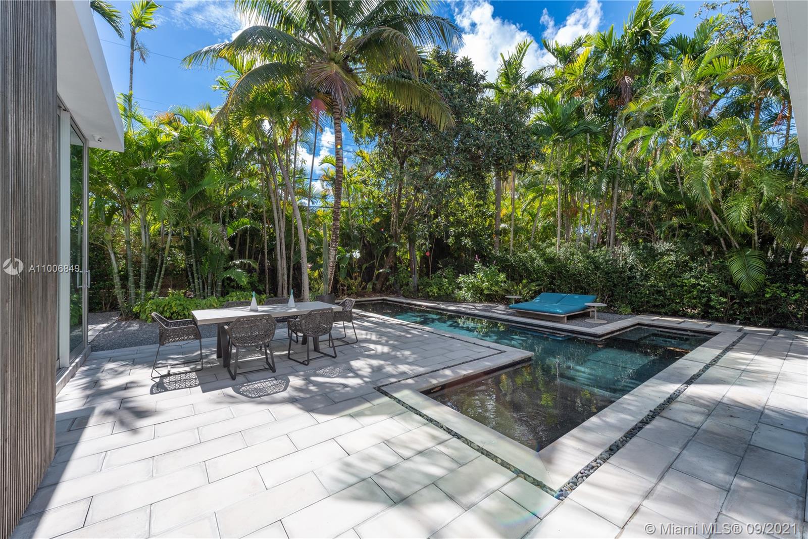 BAY HEIGHTS - Residential