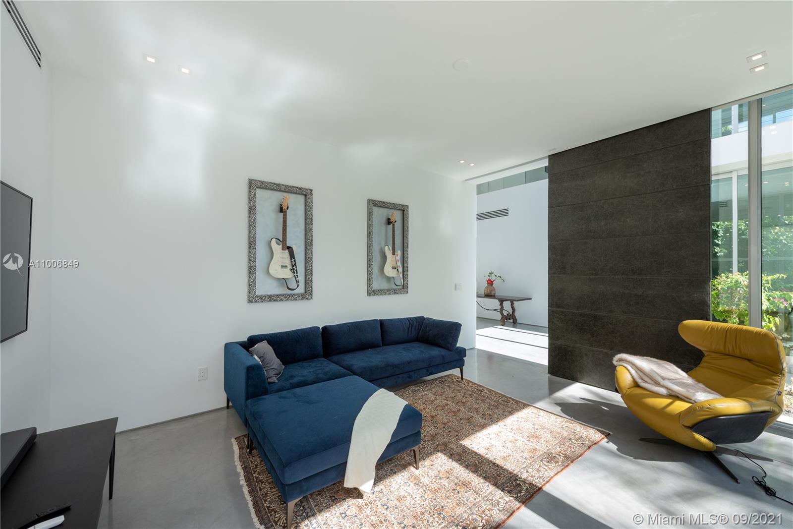 BAY HEIGHTS - Residential