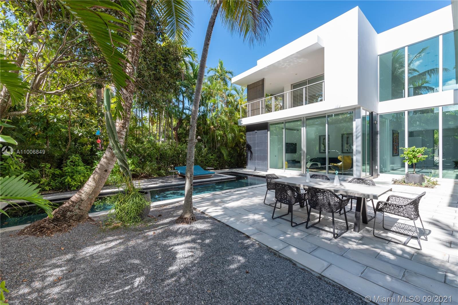 BAY HEIGHTS - Residential