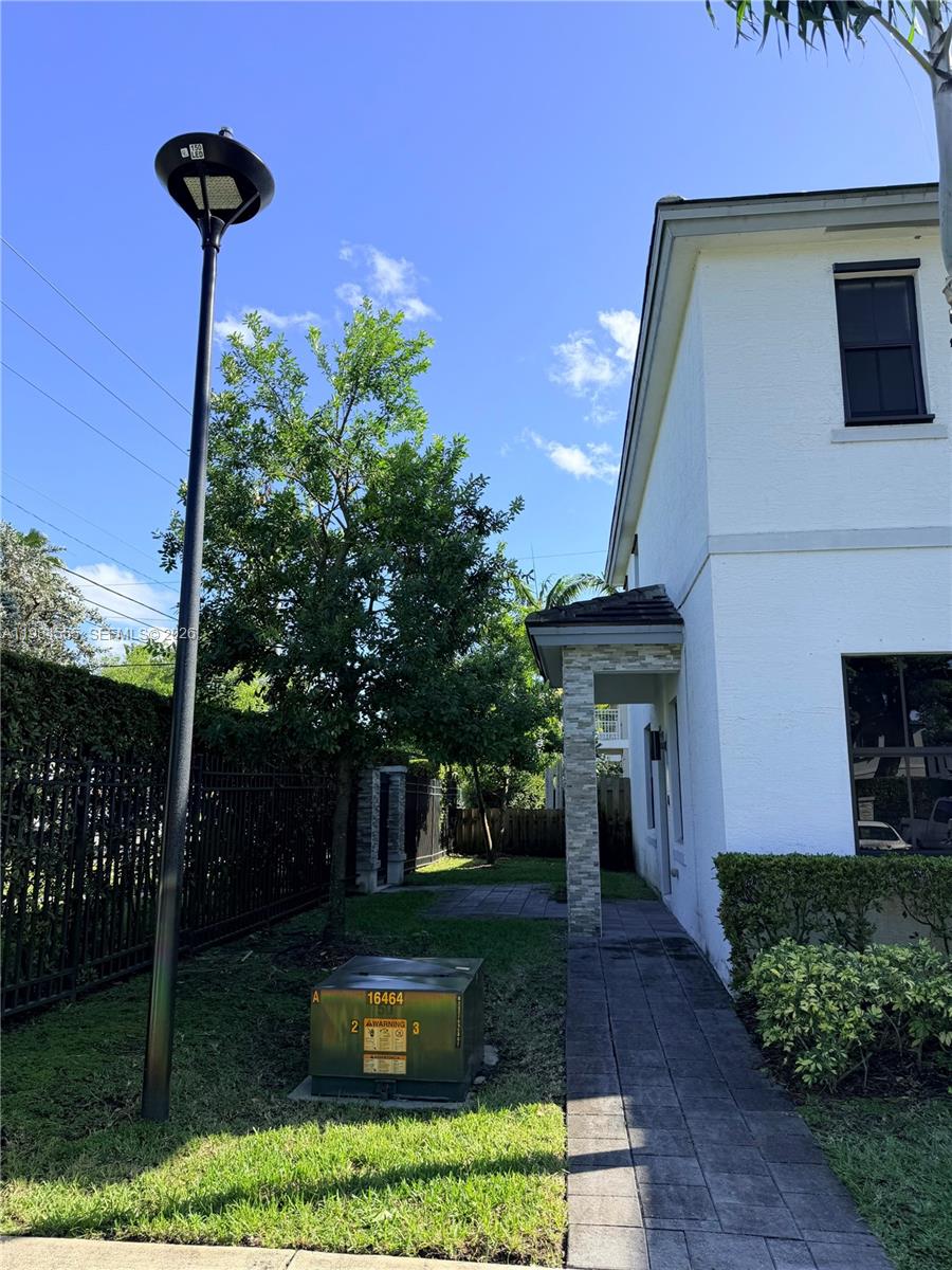 RESERVE AT EDGEWOOD - Residential Lease