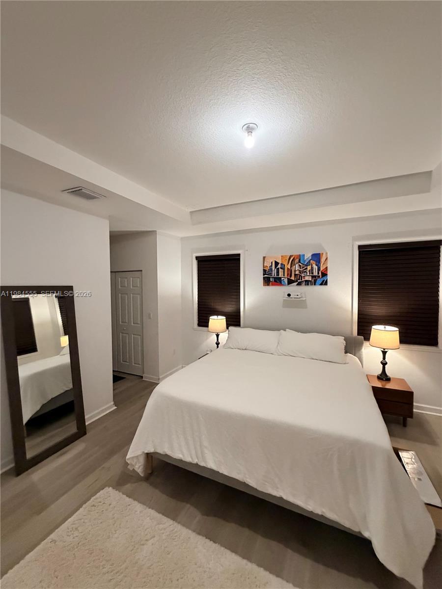 RESERVE AT EDGEWOOD - Residential Lease