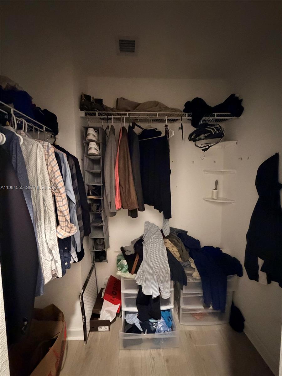 RESERVE AT EDGEWOOD - Residential Lease