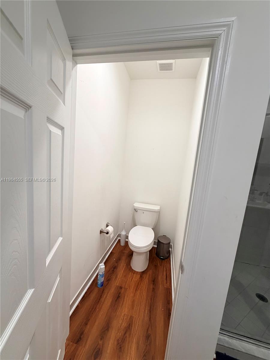 RESERVE AT EDGEWOOD - Residential Lease