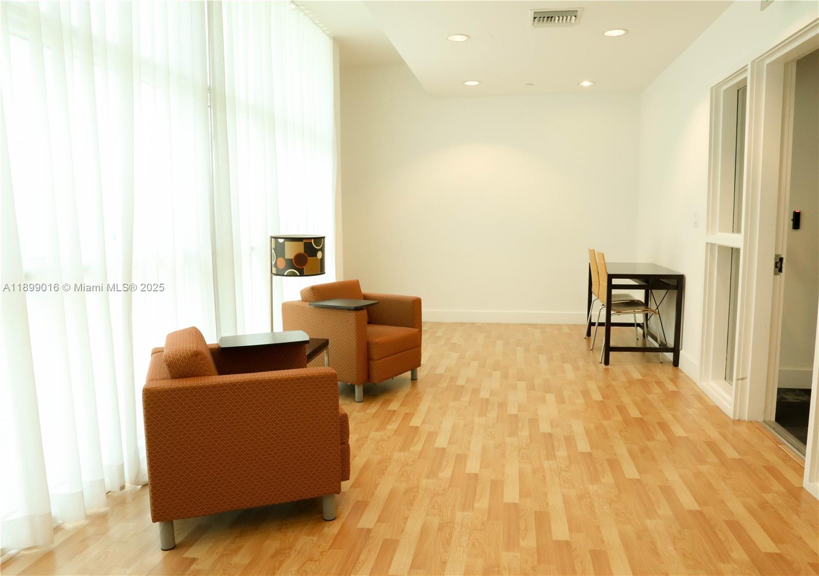 CITY 24 CONDO - Residential