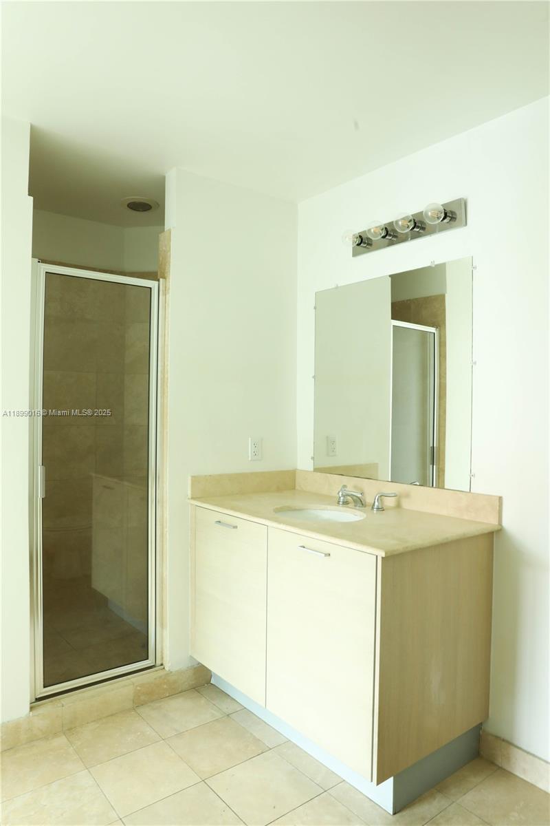 CITY 24 CONDO - Residential