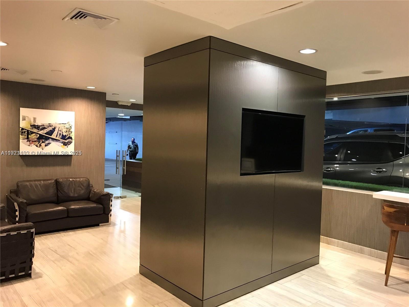 150 SE 2nd Ave 510&511