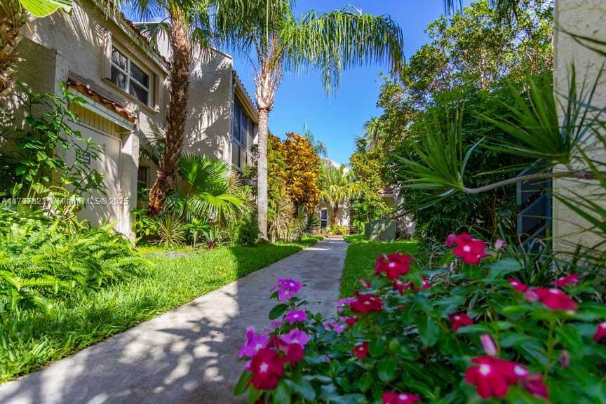 Property for Sale at 5350 Ne 6th Ave D11, Oakland Park, Miami-Dade County, Florida - Bedrooms: 2 
Bathrooms: 1  - $147,000