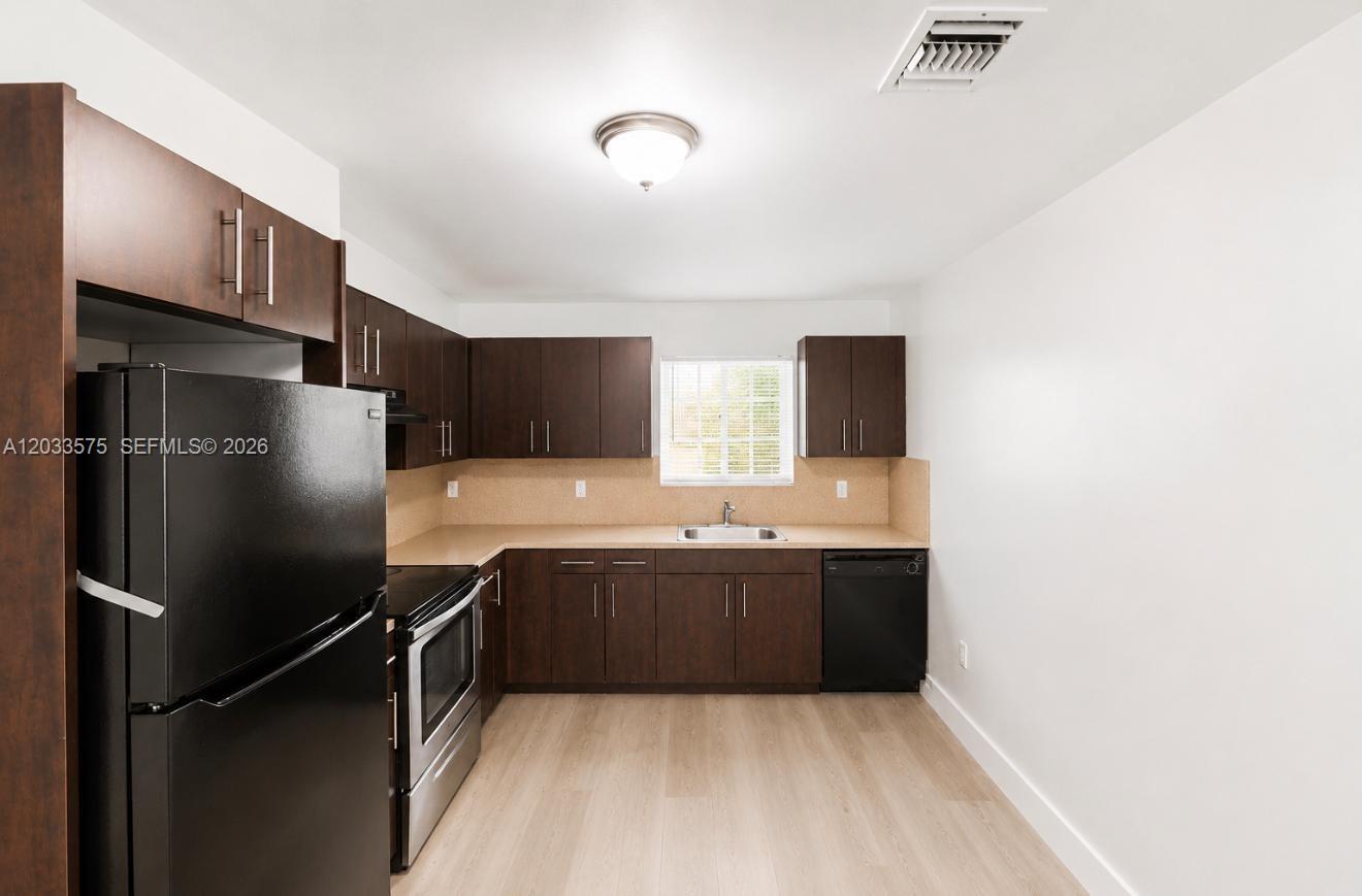 13 S Royal Poinciana Blvd 24