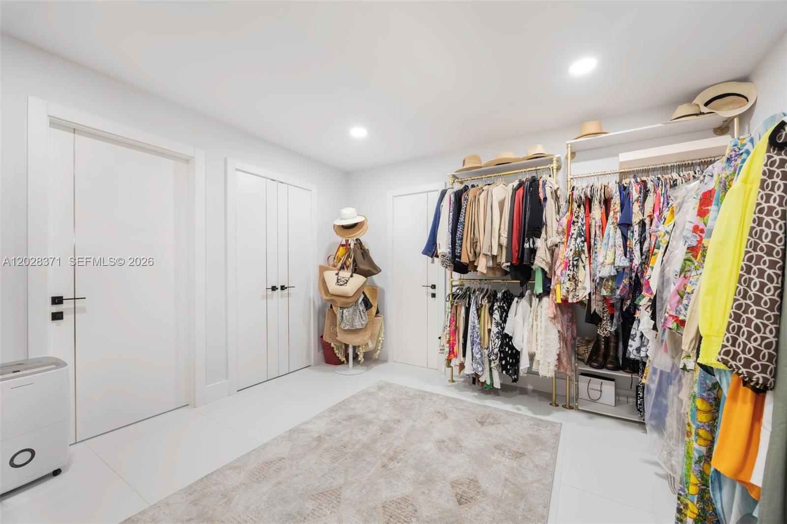 CHARNA ESTATES - Residential