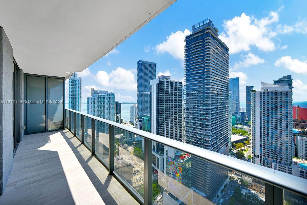 45 SW 9th St 3705