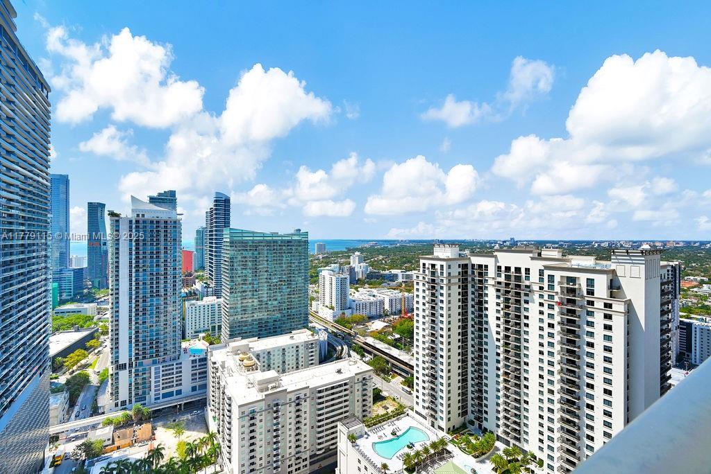 45 SW 9th St 3705