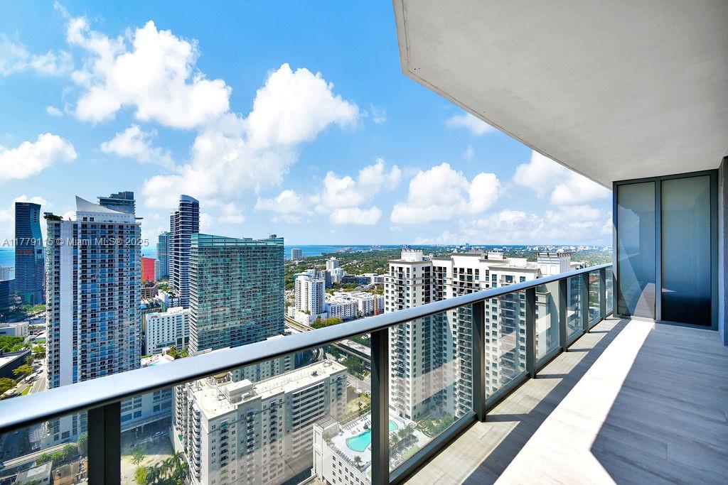 45 SW 9th St 3705