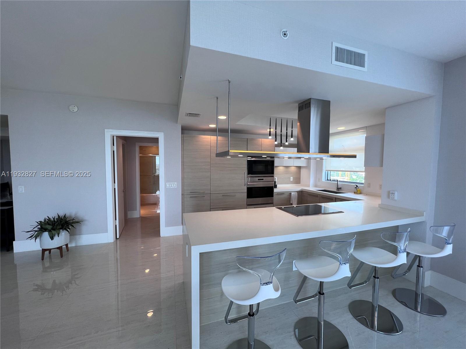 MARINA PALMS RESIDENCES N - Residential