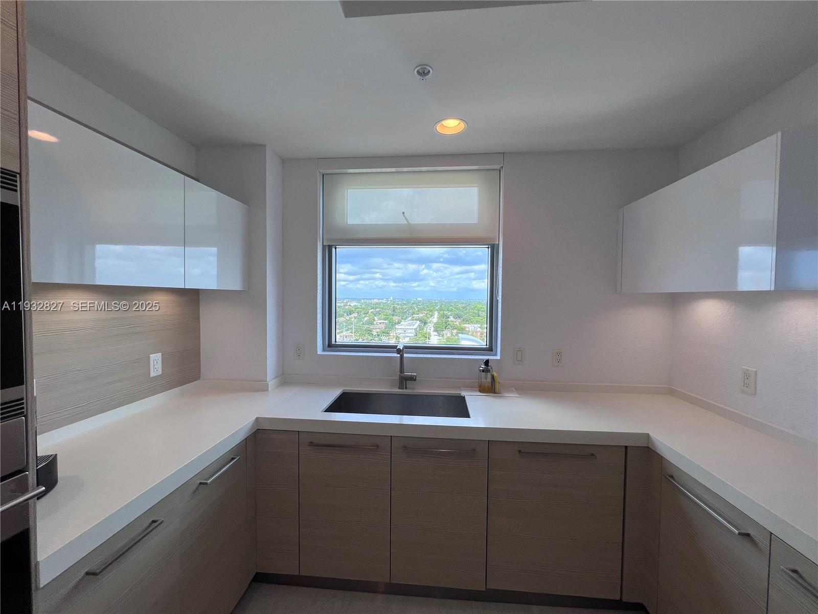 MARINA PALMS RESIDENCES N - Residential