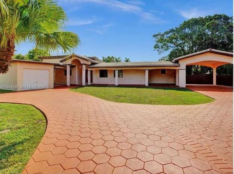 225 Pocatella St Miami Springs FL 33166