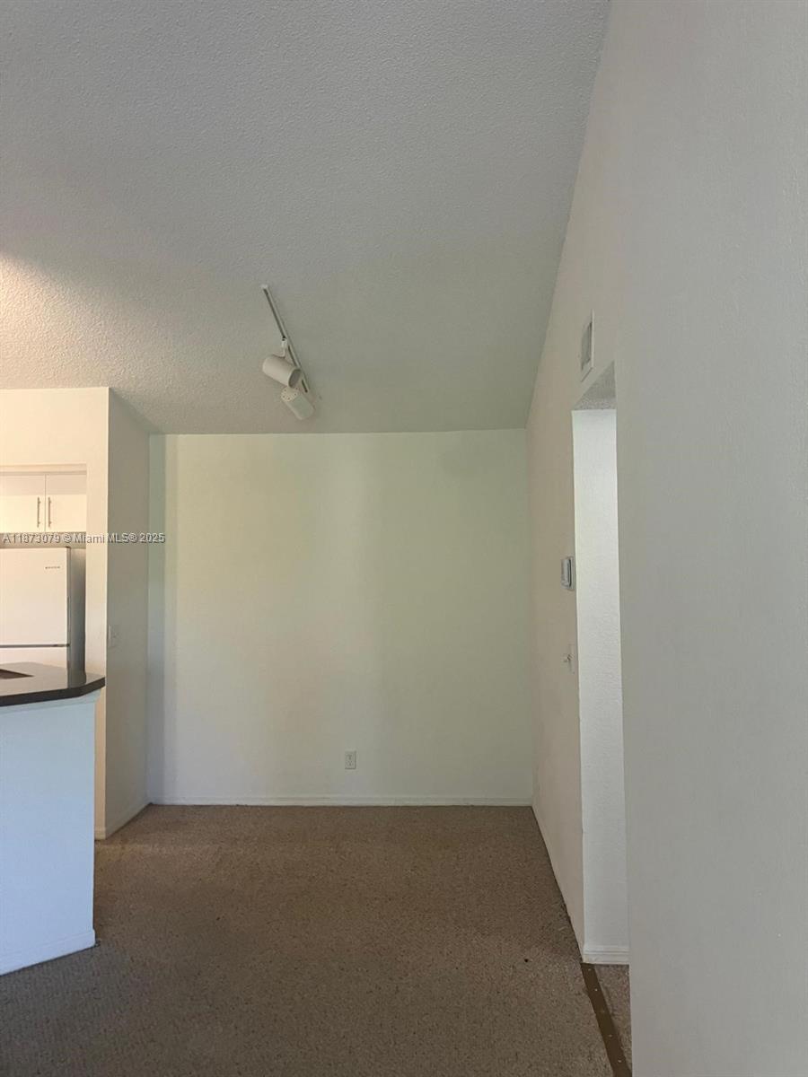 CORAL KEY CONDO - Residential Lease