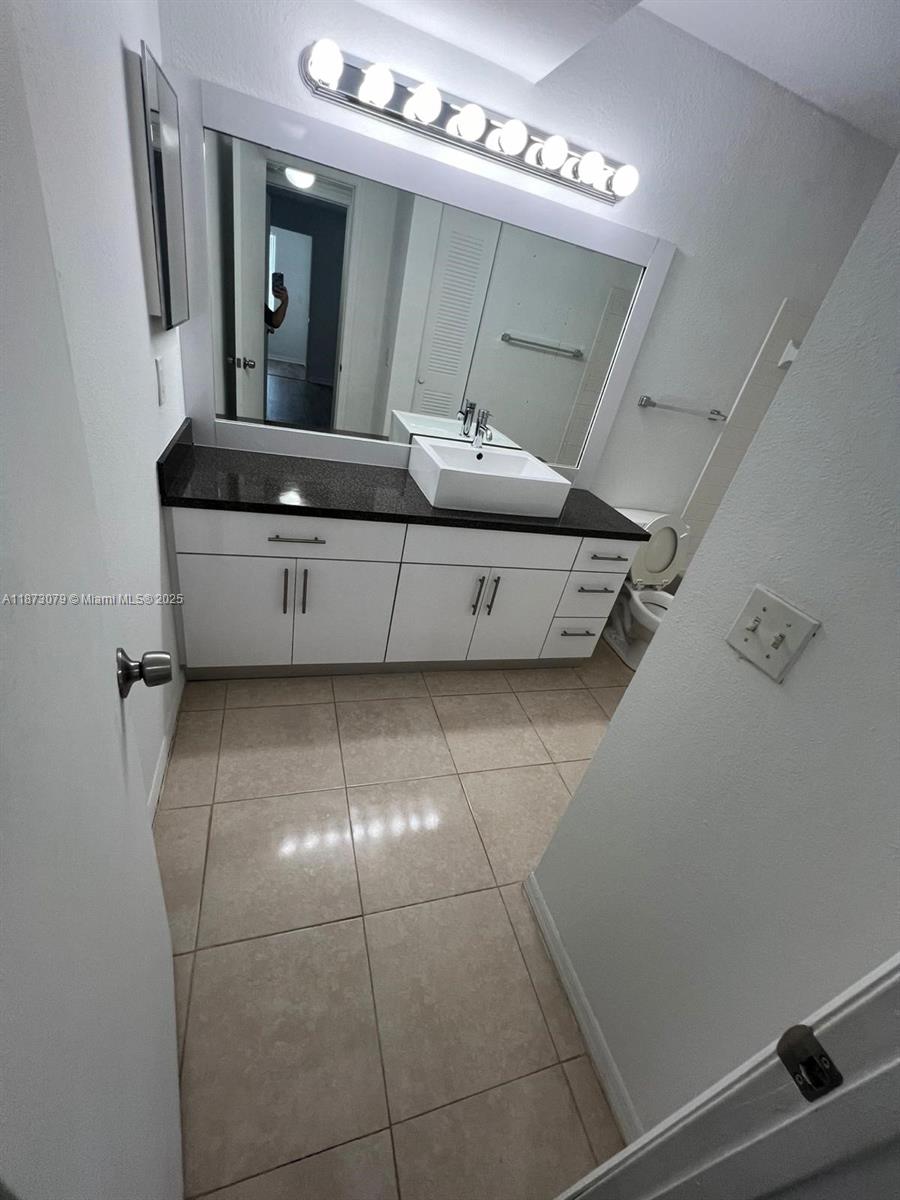 CORAL KEY CONDO - Residential Lease