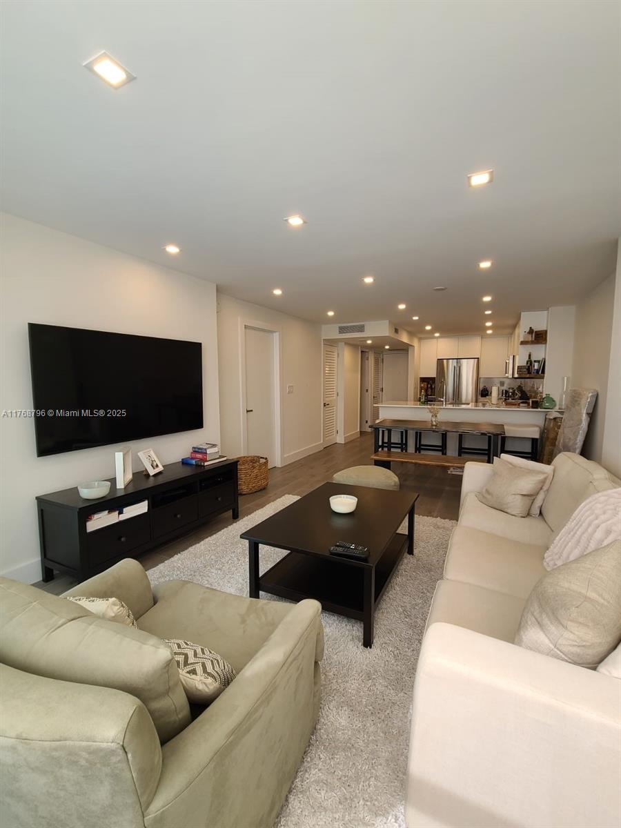 BRICKELL PLACE CONDO - Residential